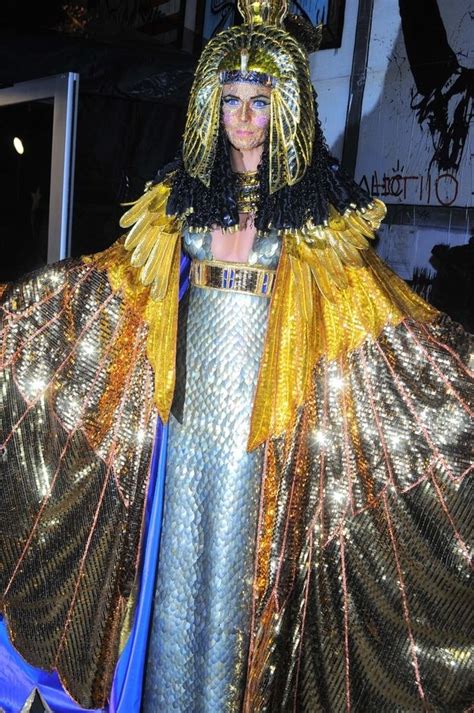 Heidi Klum Bedazzled Her Entire Face For A Cleopatra Costume Best Celebrity Halloween Costumes