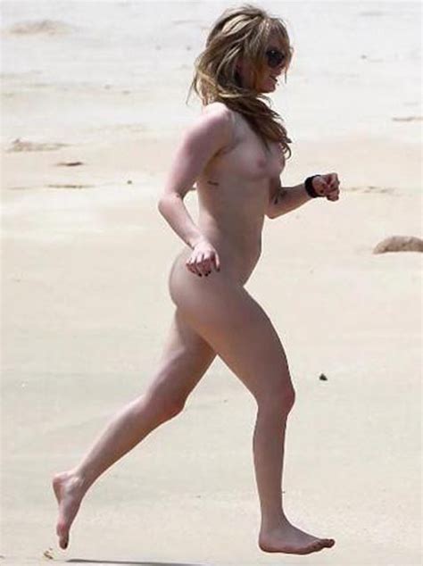 Avril Lavigne Nude Photo Collection Her Bio All Sorts Here