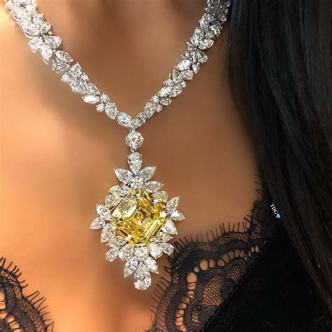 Pin By 𝐄𝐥𝐞𝐤𝐭𝐫𝐚 On Shiny Things Real Diamond Necklace Diamond