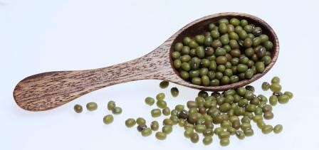 Mix 1 spoon of green gram powder. Green Gram Remedies: Skin Detox, Energy Drink, Bowel Movement