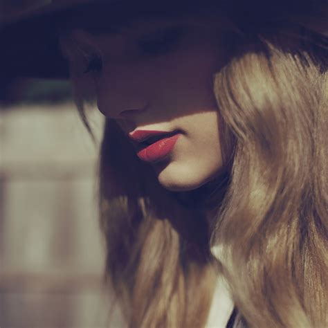 Home to over 200,000 taylor photos, we are your number one source for photoshoot outtakes, screen captures, red carpet photos, and more! Photoshoot: RED Album (Octubre 2012) | El Rincón de Taylor ...