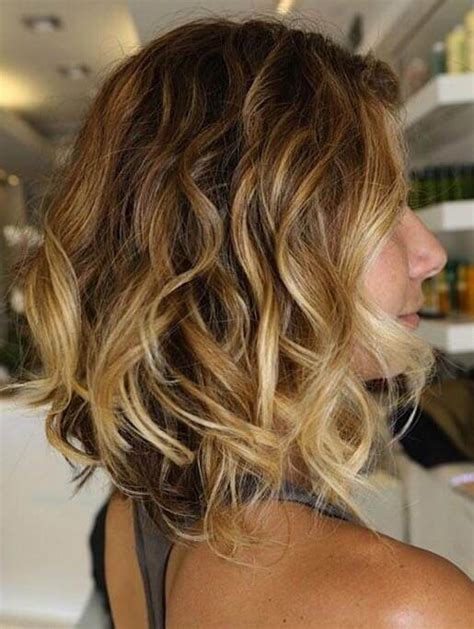 Medium wavy hairstyles are the perfect playground for any hairstyle, medium length hairstyles 2021 is what will completely change your look. Best Medium Short Haircuts 2021 - 14+ | Hairstyles | Haircuts