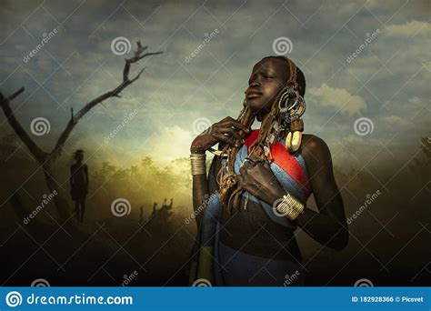 Girl Of The Hamer Tribe In Omo Valley Editorial Photo 156270141