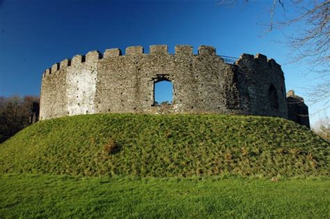 Restormel Castle Cornwall Guide Images