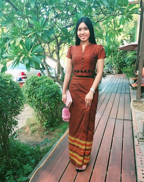 Pin By Thaethae Sheli On Myanmar Traditional Dresses Myanmar