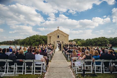 Houston racquet club was established in 1965 and has been the home of the professional. Outdoor Wedding at Houston Oaks Country Club - Pool ...