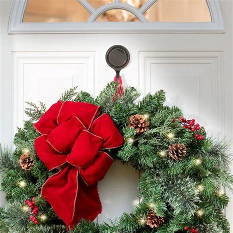 Haute Decor Attract® Pinch Free Magnetic Wreath Hangers 2ct Floral