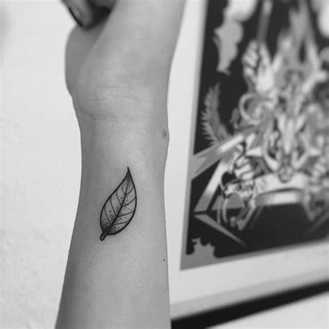 Perfekte Blatt Tattoo Designs Leaf Tattoos Tattoos Inspirational