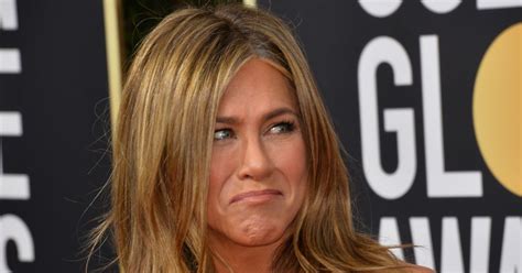 jennifer aniston stunned kelly ripa and ryan seacrest about the details of kissing david