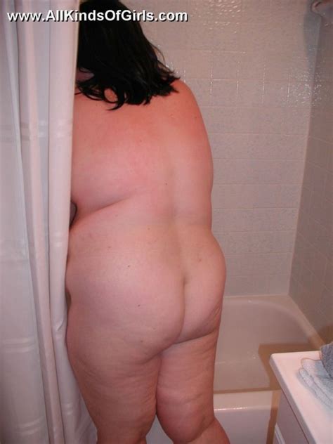 Bbw Babe Showers Nude