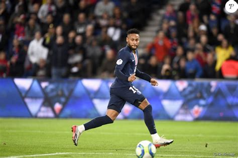 For the soccer fan or soccer player we have the gear you need! Neymar lors du match PSG - Angers (4-0) au Parc des ...