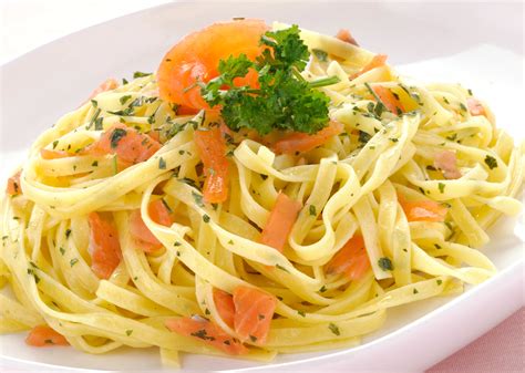 Salmón con pasta | Recetas Dani