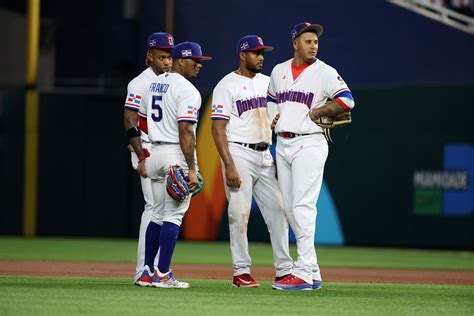baseball fans react to team dominican republic players saying they d rather win world baseball