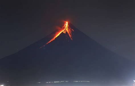 Alert Level 3 Still Up As Lava Flow From Mayon Extends To 15 Kms The