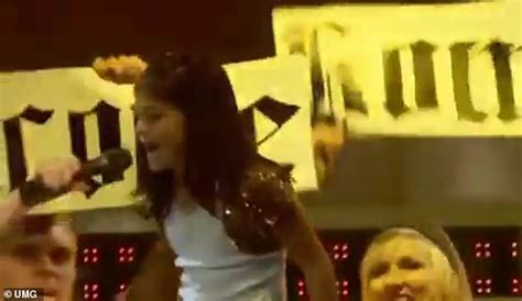 Kylie Jenner Sings Hollaback Girl On The Stage Of Gwen Stefani Concert In Resurfaced Video