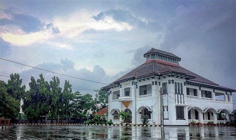 Harga Tiket Masuk Gedung Juang Tambun - 10 Foto Gedung Juang 45 Tambun Bekasi, Sejarah Misteri ...