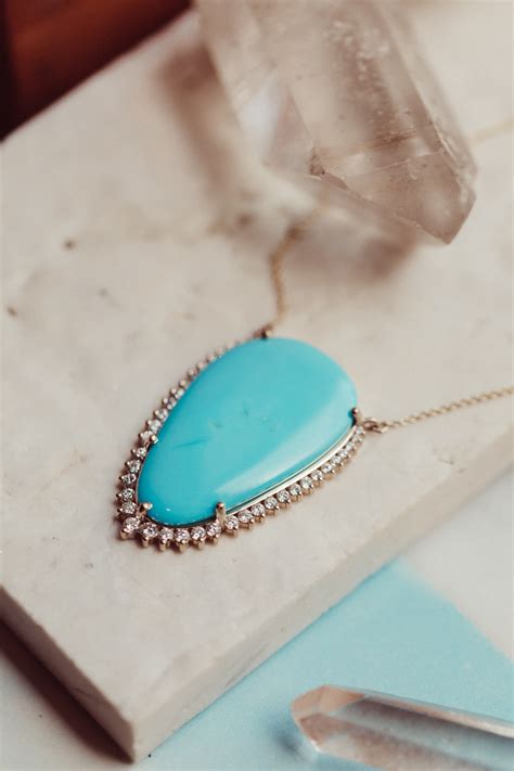 The Hudson Large Organic Turquoise With Partial Halo Necklace Sarah O