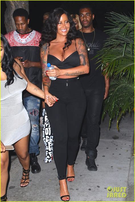 amber rose is completely unrecognizable in a brunette wig photo 3460588 amber rose photos