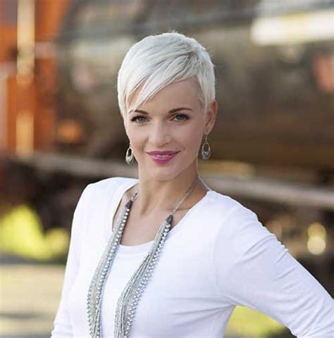 Besides, if you spice it up with a fringe and sweep it to the side, you will achieve a different than yesterday volumizing short layered pixie with long bangs. 25 Best Pixie Haircuts