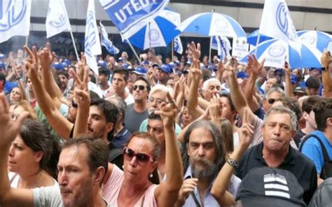 Thousands Protest In Argentina Against Govt S Economic Policies