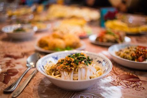 What are the most iconic diner foods? Dungan Family Dinner Food Tour — Eat with Locals in Karakol