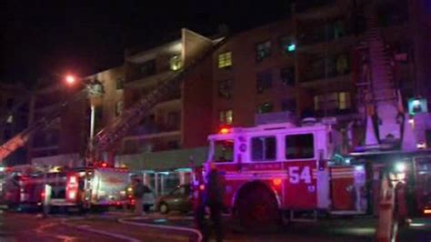 5 Firefighters Suffer Minor Injuries In Huge Bronx Fire Abc7 New York