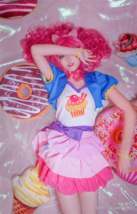 stunning pinkie pie cosplay in real life