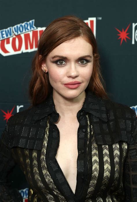 holland roden at amazon prime video s lore at new york comic con 10 05 2017 hawtcelebs