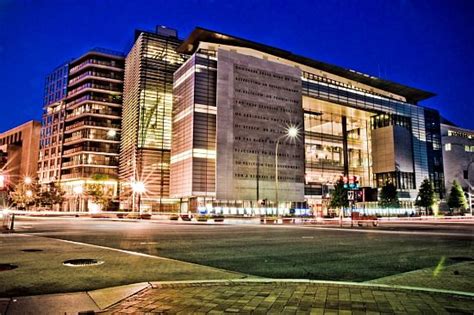 The property is just 1.3 miles from the white house. The Newseum, DC's Most Switched On Museum | Luxury ...