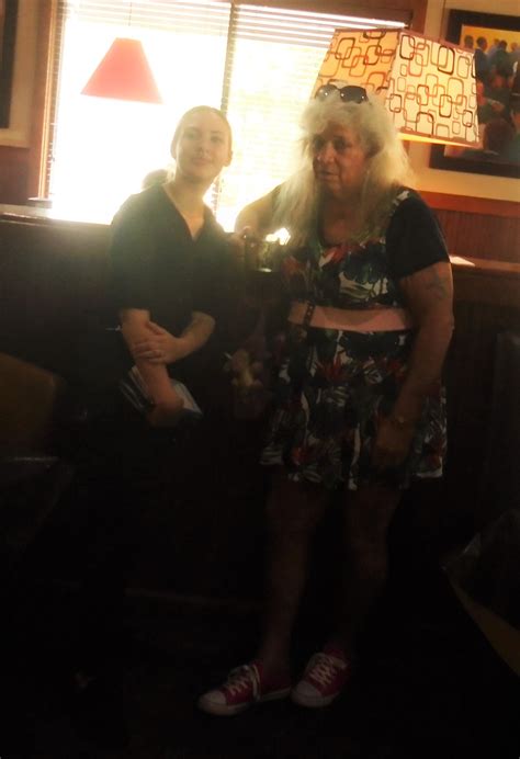 Bimbo Barbarella On Twitter 104 At Ruby Tuesdays With Very Nice Waitress ~~ Miss Tee