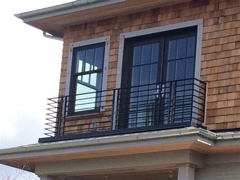 Beautiful steel railing for stairs and balcony designs. Modern Metal Balcony Railing - Modern House