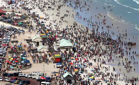 Social Distancing Aggravates Lost Kids Headache On Cape Town Beaches