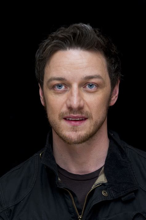 Apparently (pineapple) improves the flavour of your sperm. graham: James McAvoy fotka
