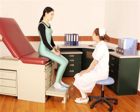 Statt in den polsterbereich ist der beschlag in die schrankwand integriert. Gynäkologie-Untersuchungsstuhl - DH-S106 - Kanghui Medical Technology(Suzhou) Co.,ltd ...