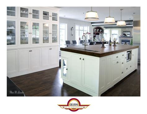 La cuisine blanche et bois jonglant habilement avec les. Armoire de cuisine en merisier blanc avec un comptoir de ...