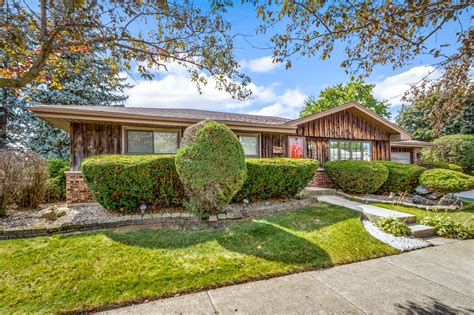 537 W Montrose Ave, Wood Dale, IL 60191 | MLS# 10540352 | Redfin