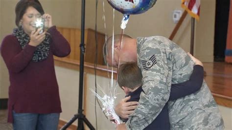 New Jersey Air Force Sergeant Surprises Sons At School After 6 Month Deployment Abc7 New York