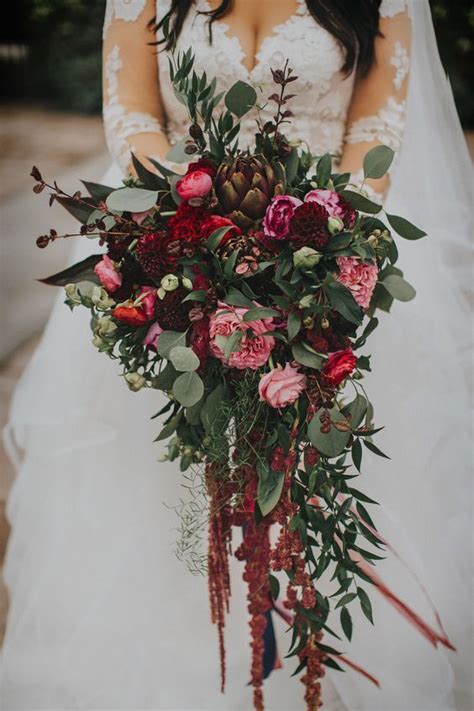 54 Cascade Wedding Bouquets For Charming Brides In 2020 Cascading