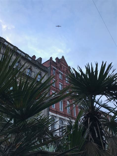 À cardiff, la capitale du pays de galles, le pourcentage des galloisants est plus de 11 %. Épinglé par Victor Veyron sur Cardiff, identités et ...