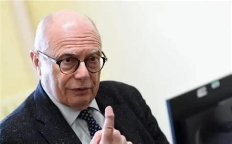 Seconda dose forse non serve. Massimo Galli: "Mario Draghi sul Covid non ne ha azzeccata ...