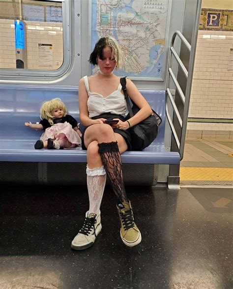 “hipsters Of New York” Instagram Account Shows The Dangers Of Extreme