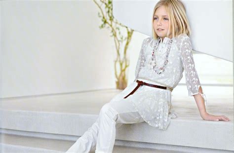 La tua bambina potrà essere. Elsy Junior Moda bambina, abbigliamento bimba, vestiti bambina, abiti da cerimonia, abiti ...