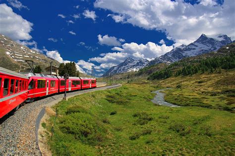 Top 5 Panoramic Trains In Switzerland