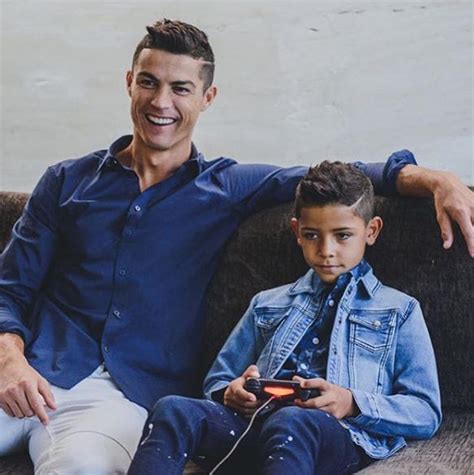 Ich will sieben kinder und sieben goldene bälle. Cristiano Ronaldo Kinder