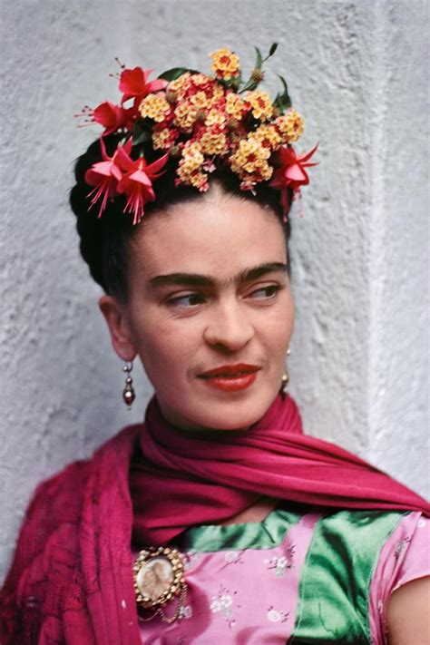 Exhibition Review Frida Kahlo Making Her Self Up At The Vanda Sw7 Frida Paintings Frida