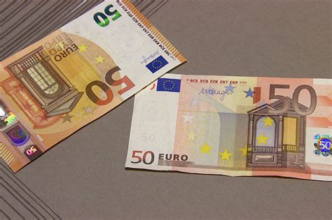 Euro Schein Druckvorlage Euro Banknote Auf Wei Em Hintergrund
