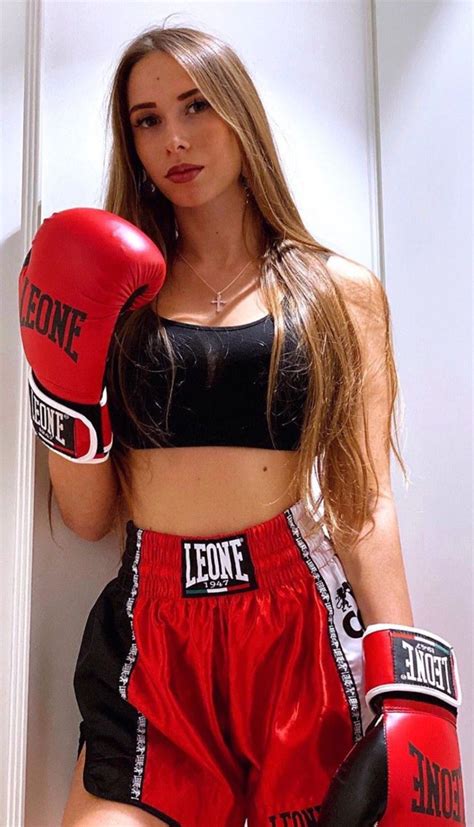 Pin By Dimirije Jovanovic On Js33543 Women Boxing Beautiful Athletes Boxing Girl