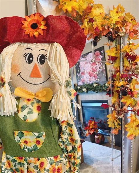 luxury by laura lea on instagram “🎃🍁🎃🍁🎃🍁 isn t she cute 🧡 can you spot the mini scarecrows