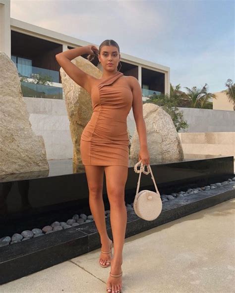Kalani Hilliker Sexy Photos And Videos The Fappening
