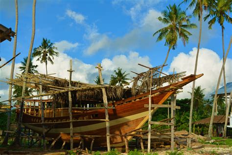 Bugis Ship Builders Of Sulawesi The Travel Blog
